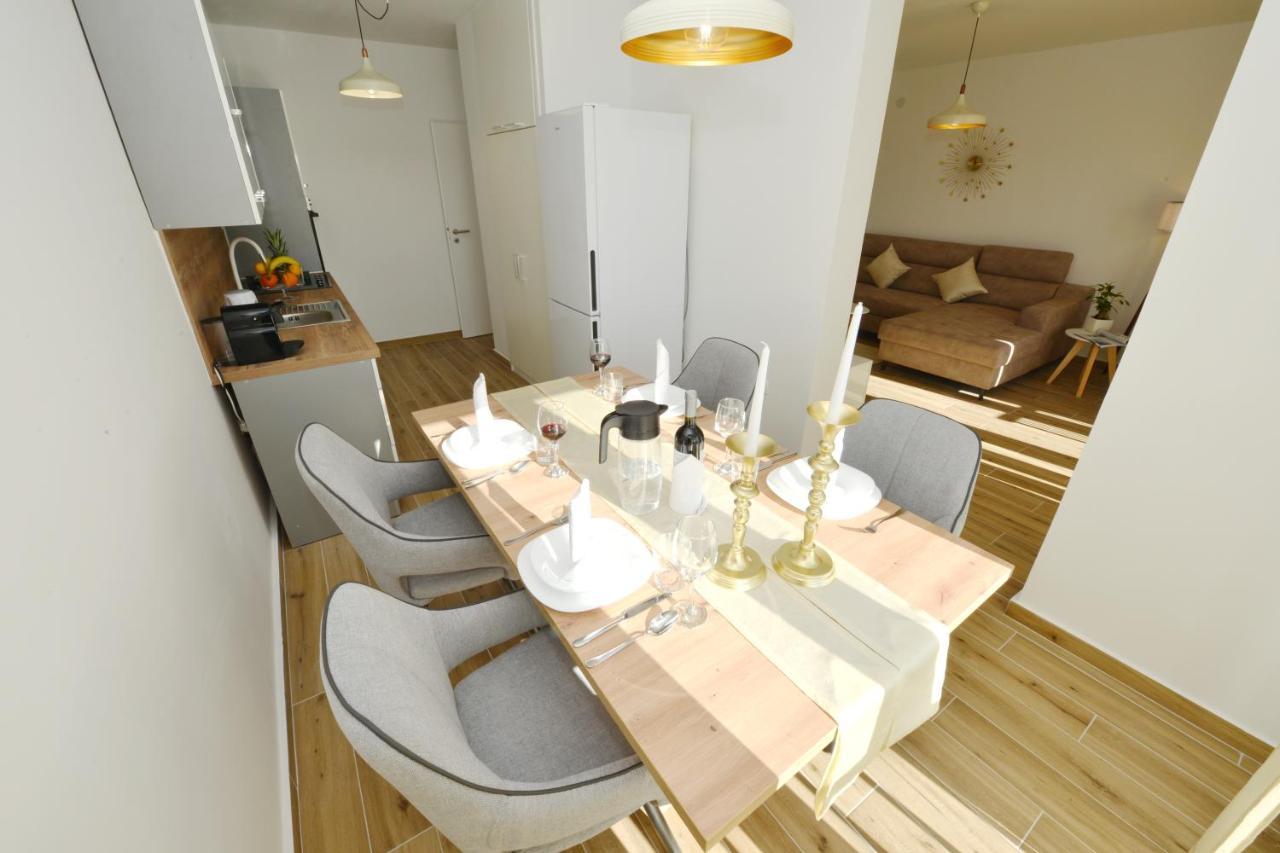 Apartman Lola Zara Esterno foto