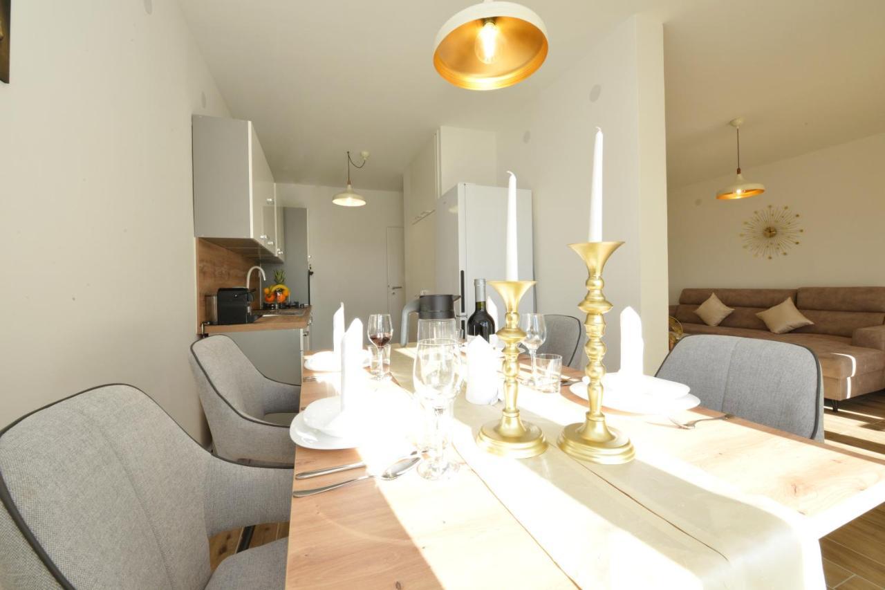 Apartman Lola Zara Esterno foto