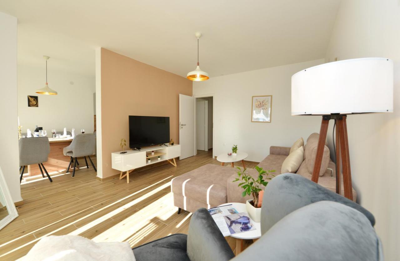 Apartman Lola Zara Esterno foto
