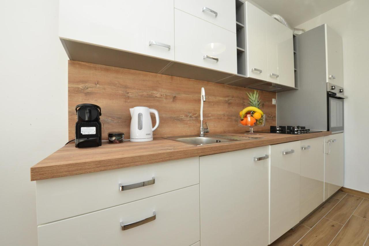 Apartman Lola Zara Esterno foto