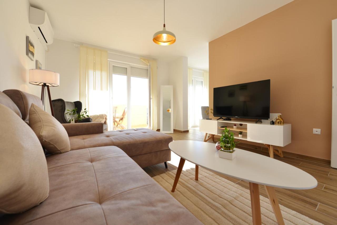 Apartman Lola Zara Esterno foto