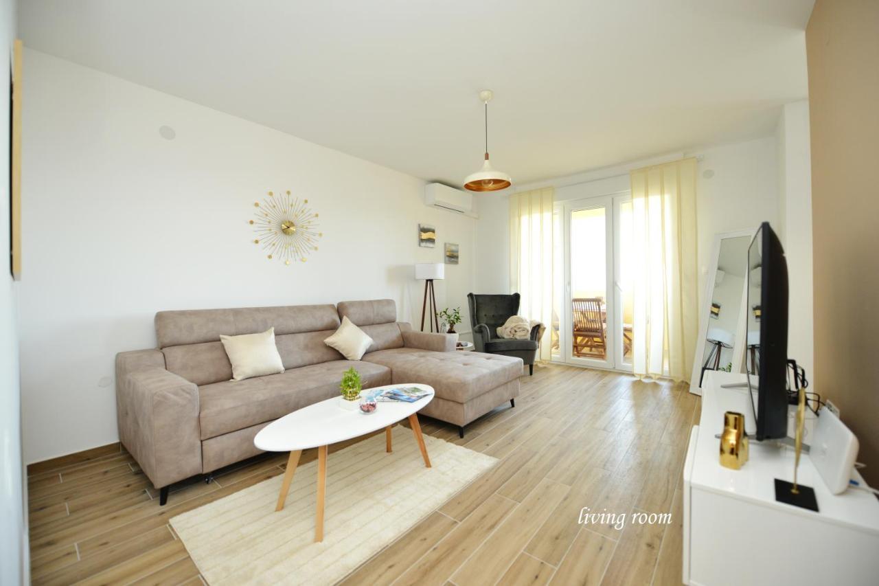Apartman Lola Zara Esterno foto